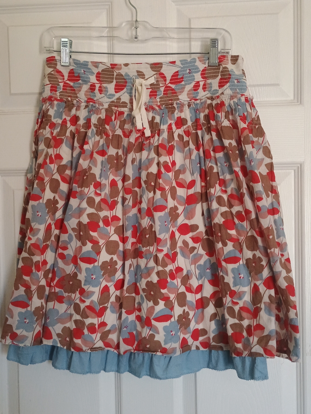 EUC American Eagle Outfitters Floral Circle Skirt in Red, Blue & Brown Size 2